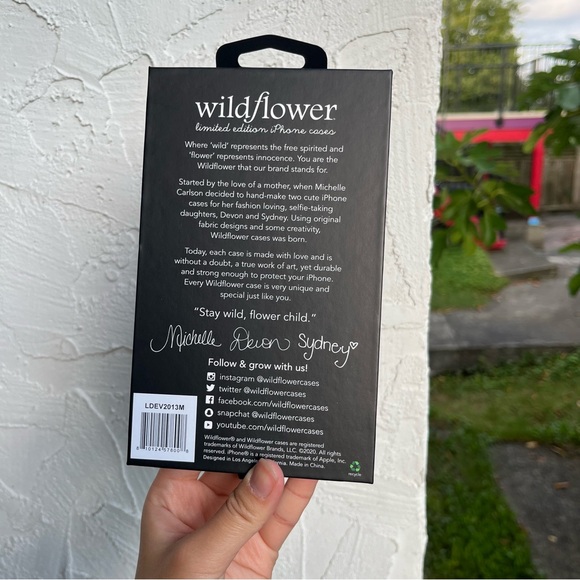 Wildflower Cases iPhone 13 Mini! - Picture 8 of 8
